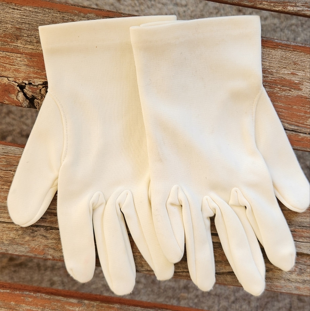 Small antique gloves